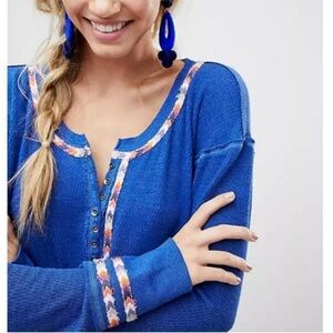 Free People We The Free Blue Henley Waffle Knit Top Size M
